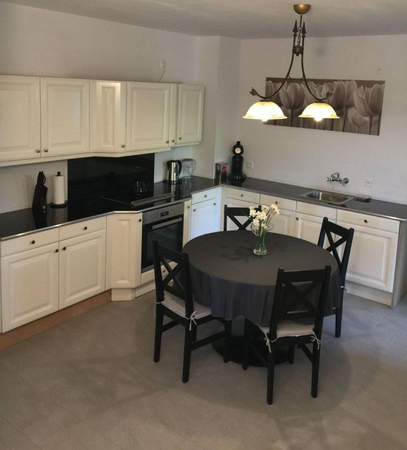 Damhills Apartments Bronowko Екстер'єр фото